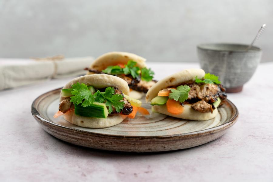 Bao buns med hoisinkyckling & sojamajonnäs