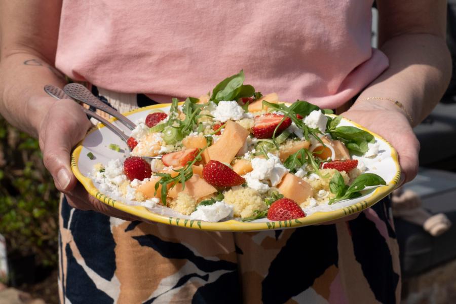 Couscoussallad med melon & jordgubbar