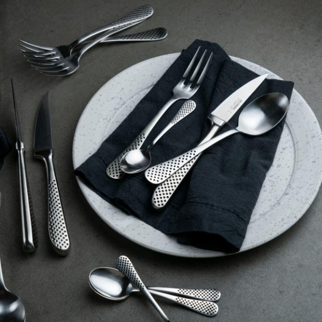 Bestickset i 16 delar